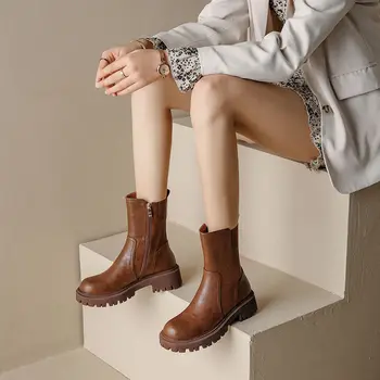 2023 Роскошные ботинки челси Женская платформа Женская коренастая зимняя обувь Короткая лодыжка Бренд Дизайнер Натуральная кожа Q383