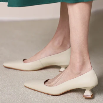 Ежедневные насосы из воловьей кожи Женские туфли-лодочки с квадратным носком Элегантные женские туфли-лодочки для рабочего платья в корейском стиле Простая обувь Женщина на каблуке 3,5 см